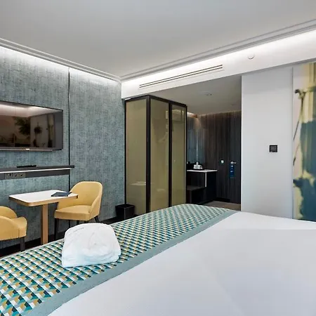 Eurostars Ambassador Otel 4*