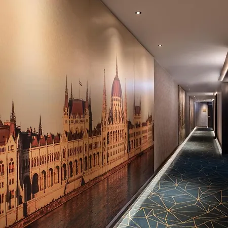 Eurostars Ambassador Otel 4*
