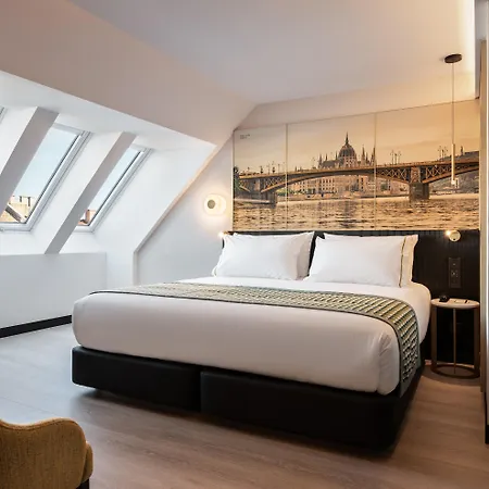 Eurostars Ambassador Otel 4*