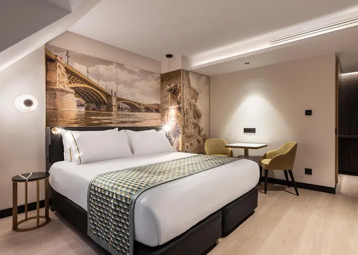 Eurostars Ambassador Hotell 4*