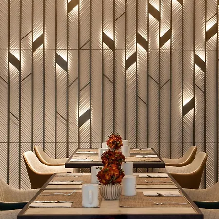 Eurostars Ambassador Hotell 4*