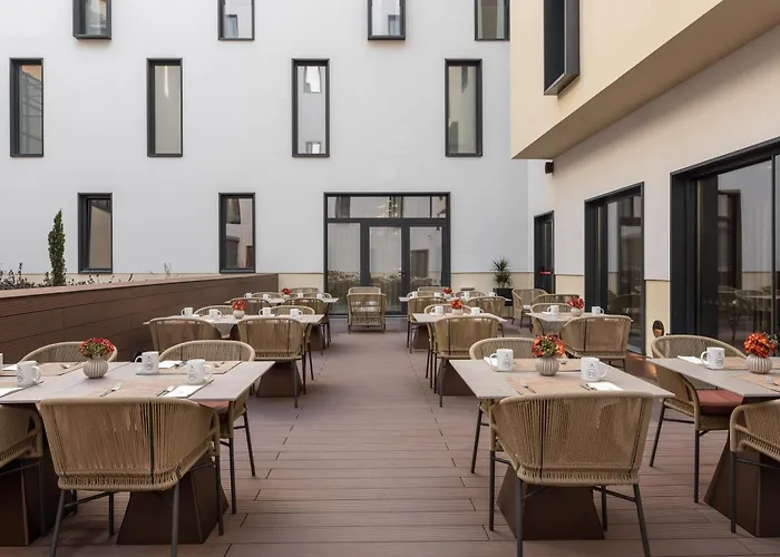 Eurostars Ambassador 酒店