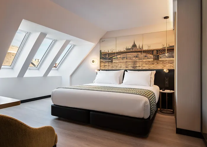 Eurostars Ambassador 酒店